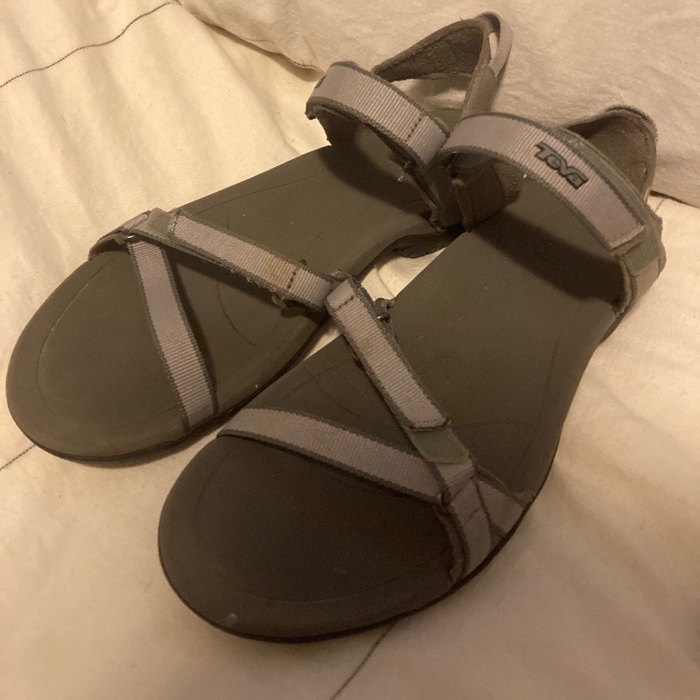 Gray hiking sandals teva 8.5 womens